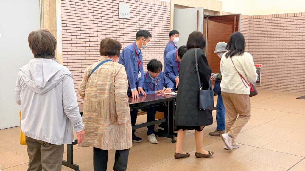 星澤先生講演会に足を運ぶ人